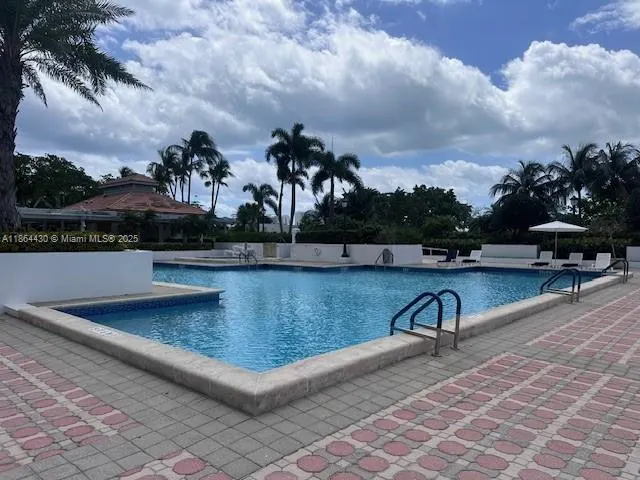 1000 W Island Blvd, #1511