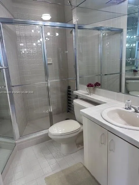 1000 W Island Blvd, #1511