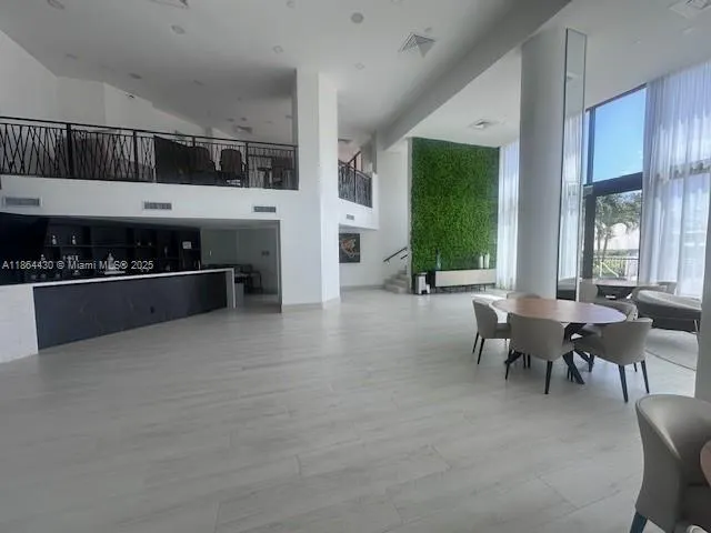 1000 W Island Blvd, #1511