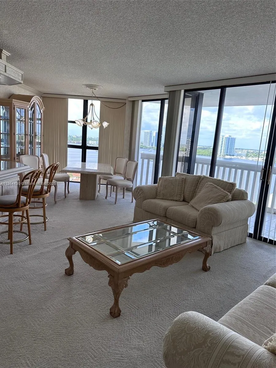 1000 W Island Blvd, #1511