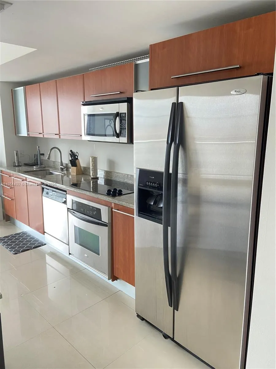 185 SW 7th St, #3206