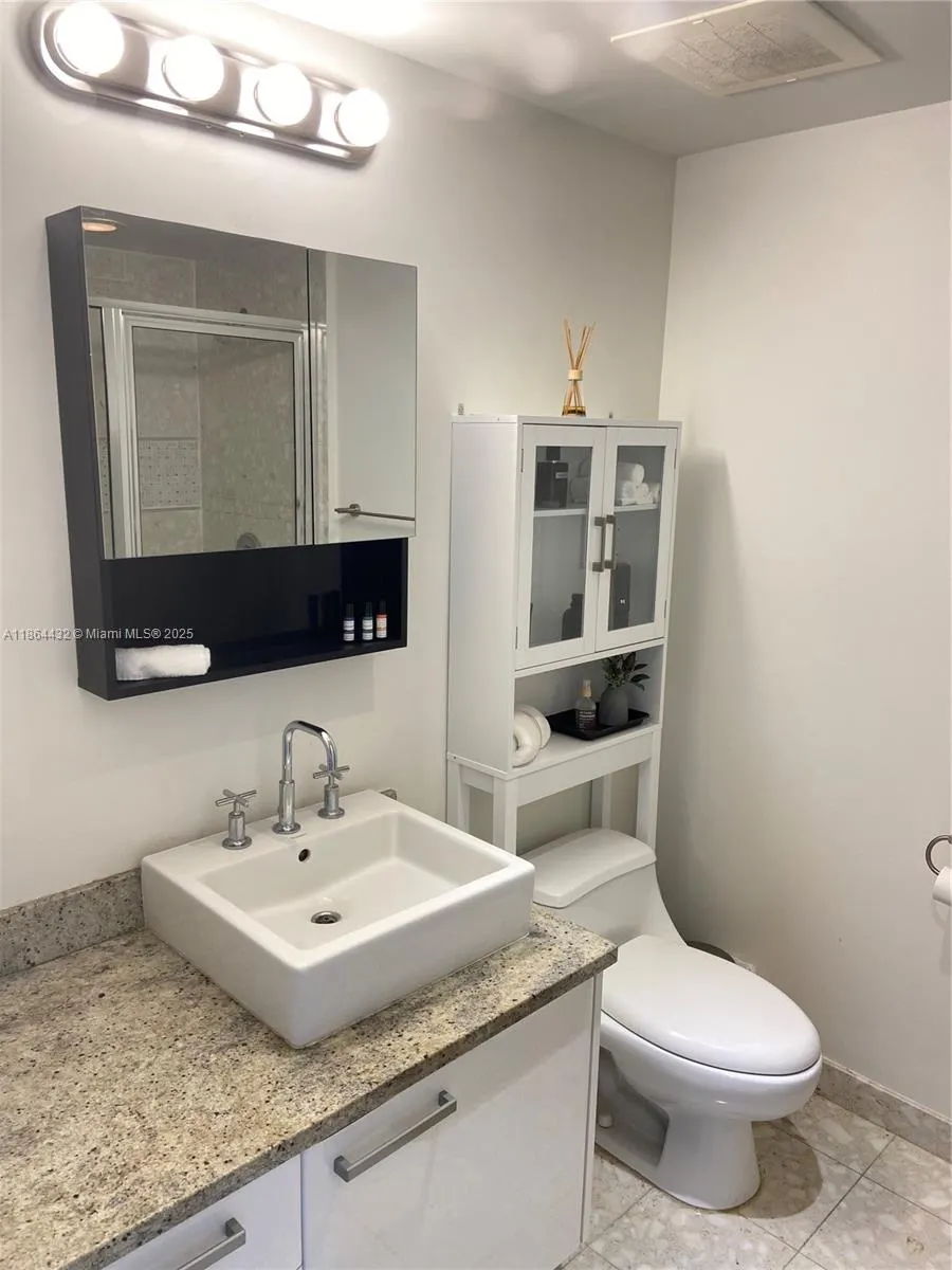 185 SW 7th St, #3206