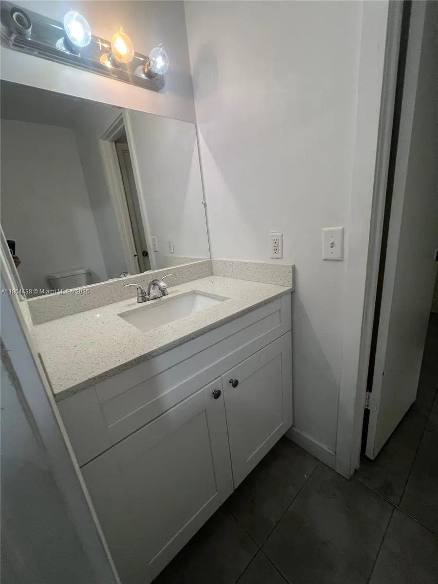 805 N Franklin Ave, #805D