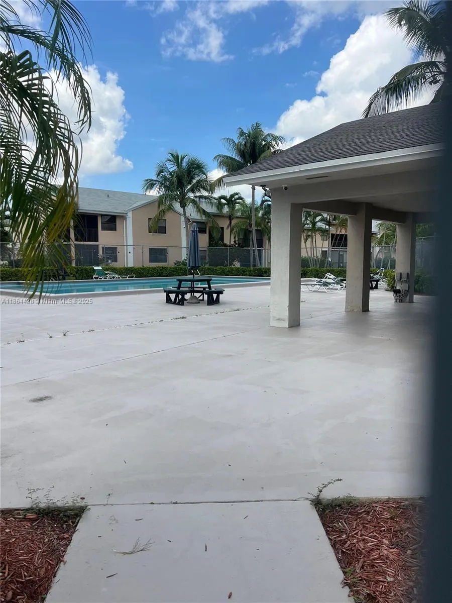 805 N Franklin Ave, #805D