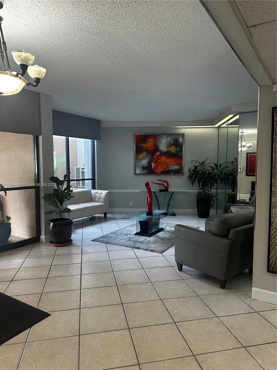 1000 Saint Charles Pl, #413