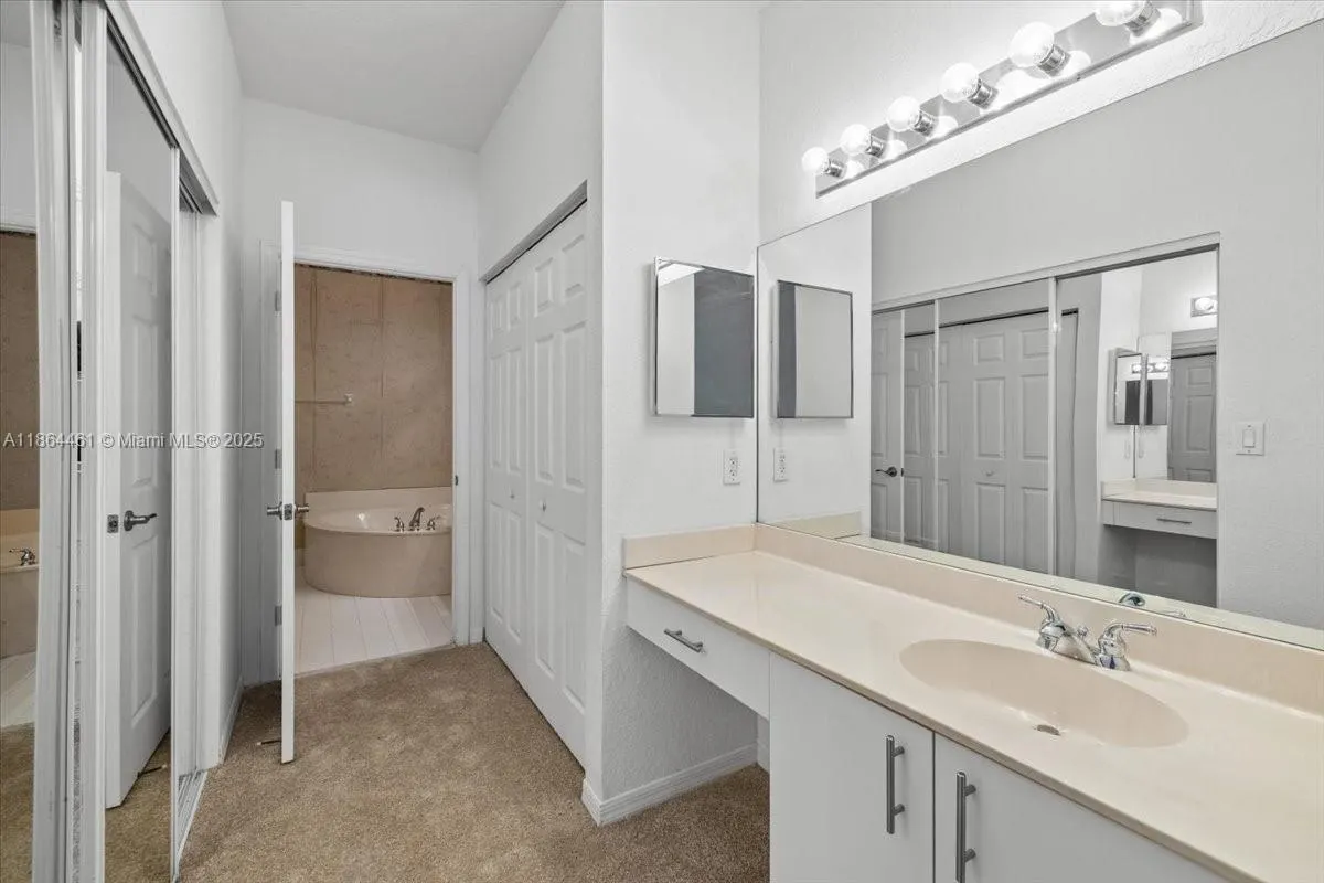 2420 E Aragon Blvd, #3