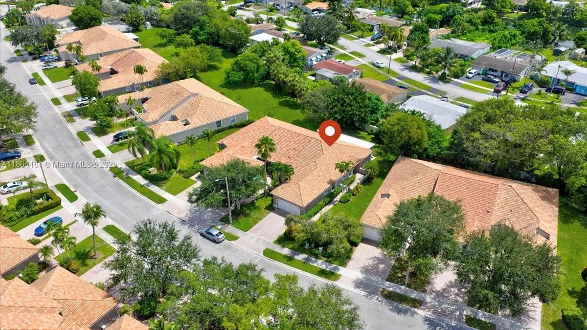 2420 E Aragon Blvd, #3