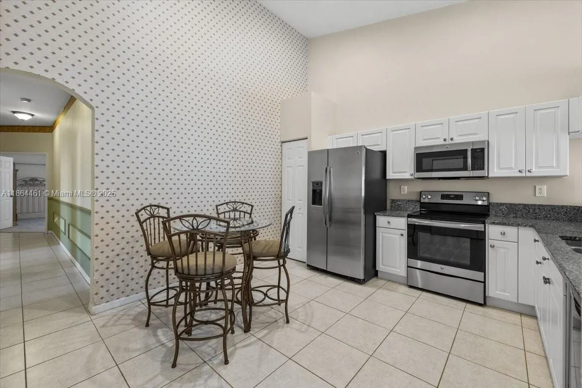 2420 E Aragon Blvd, #3