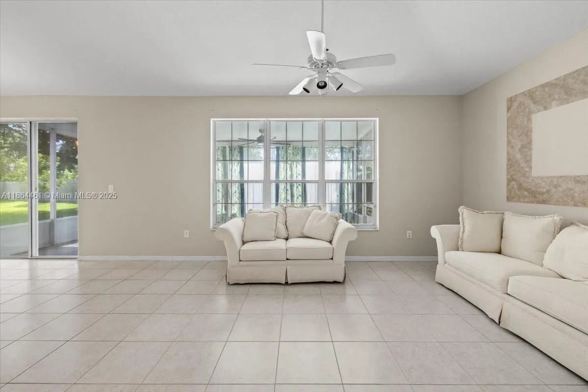 2420 E Aragon Blvd, #3