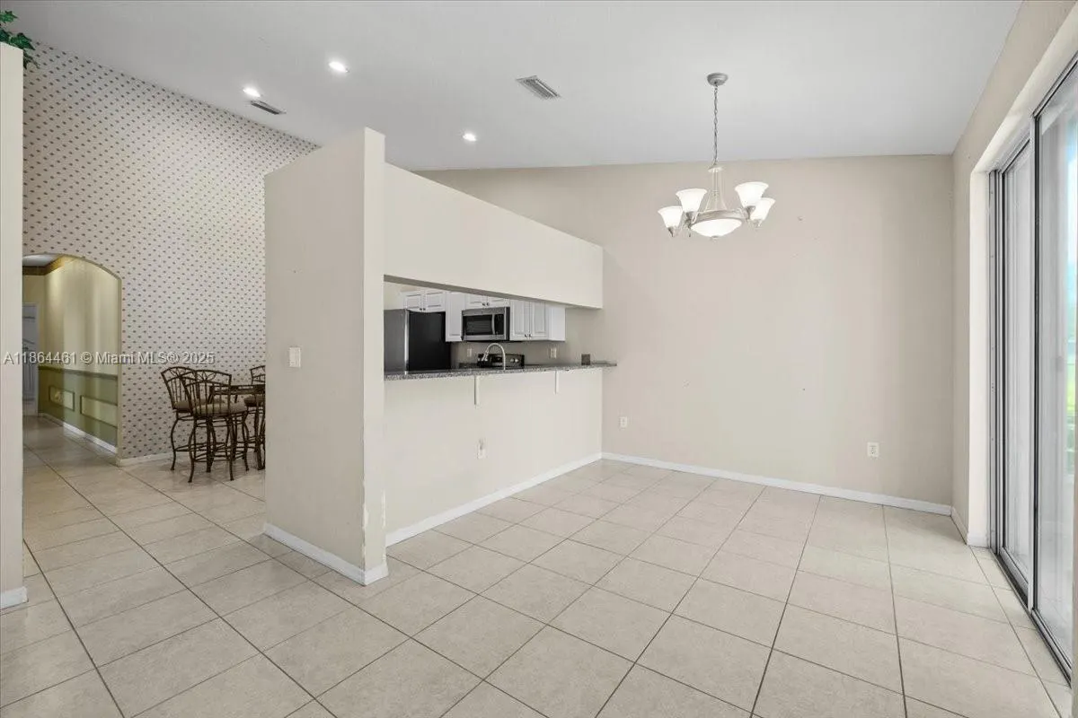 2420 E Aragon Blvd, #3