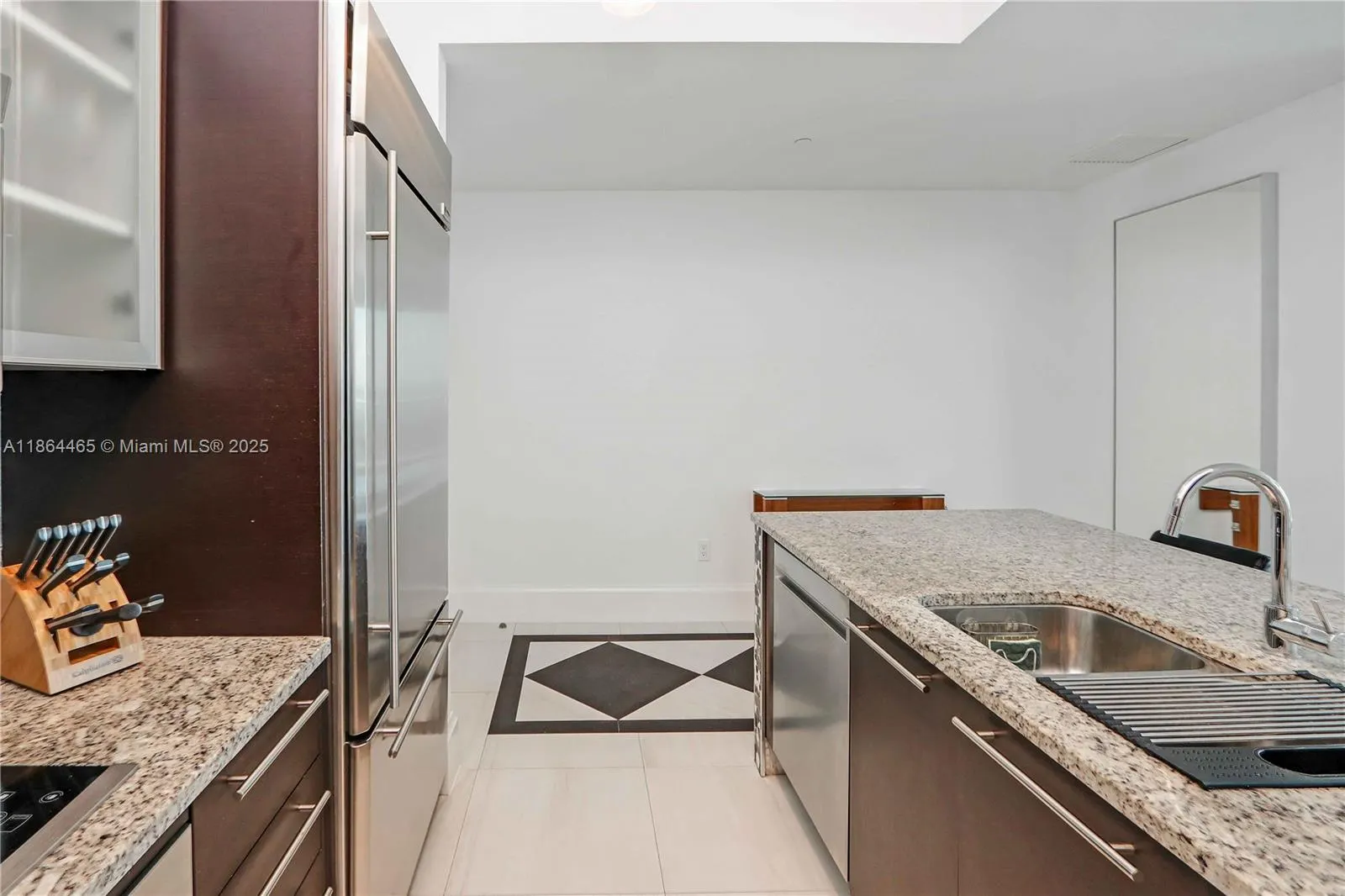 950 Brickell Bay Dr, #4905