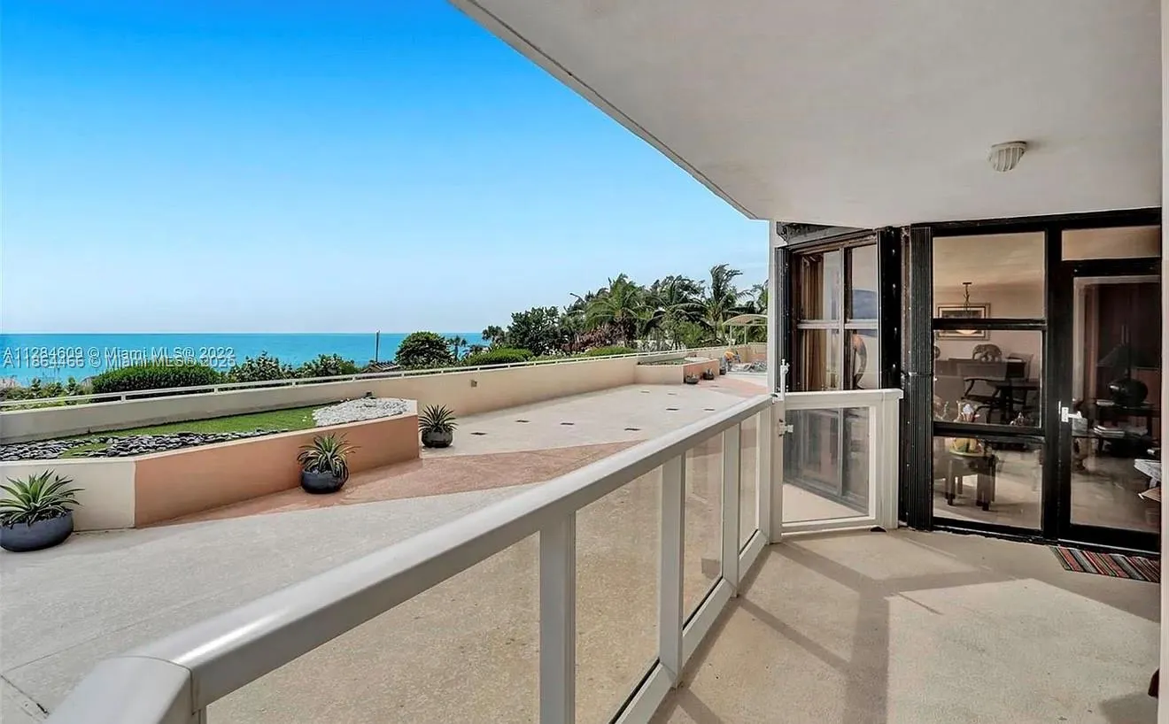 6423 E Collins Ave, #206
