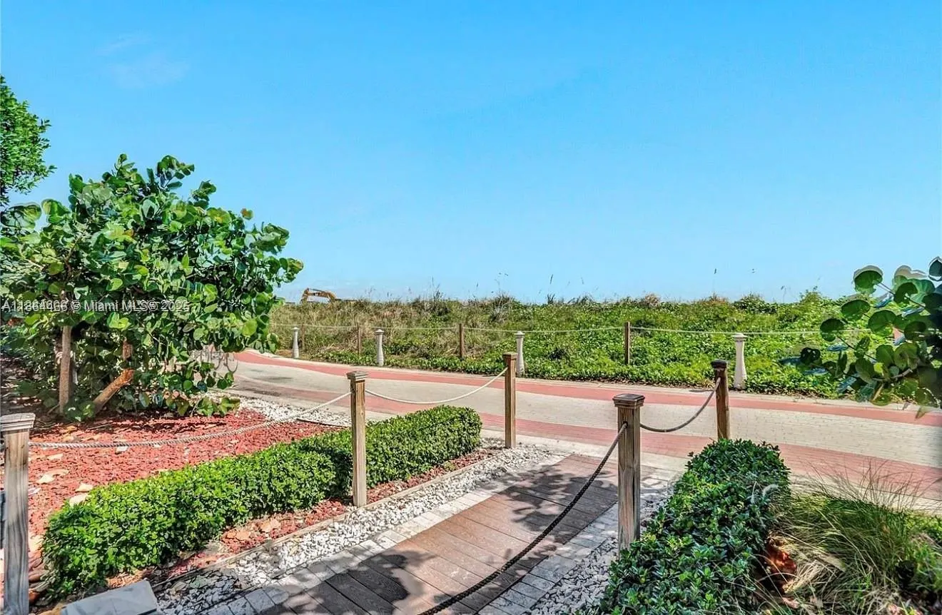 6423 E Collins Ave, #206