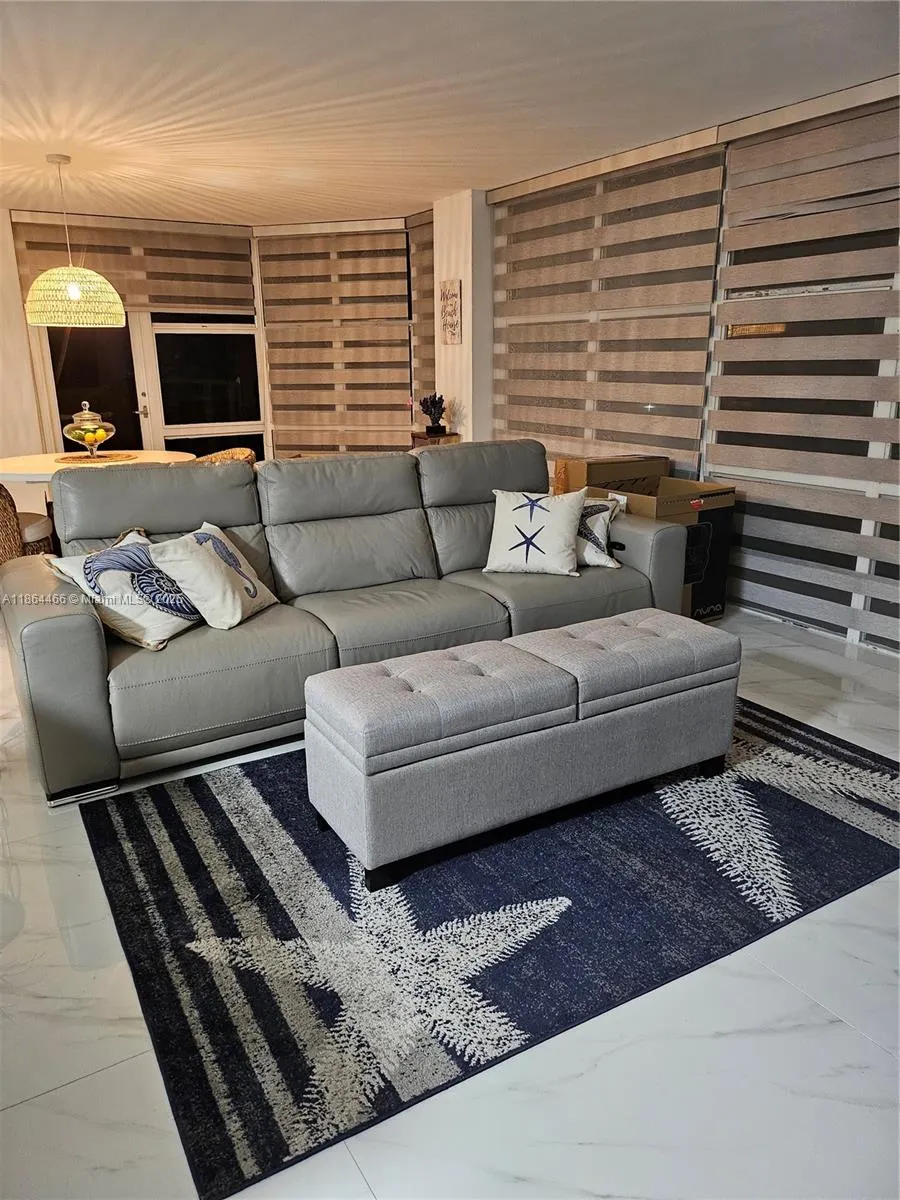 6423 E Collins Ave, #206