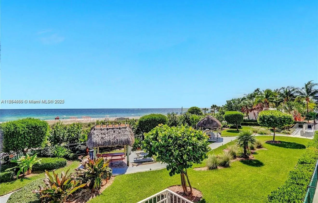 6423 E Collins Ave, #206