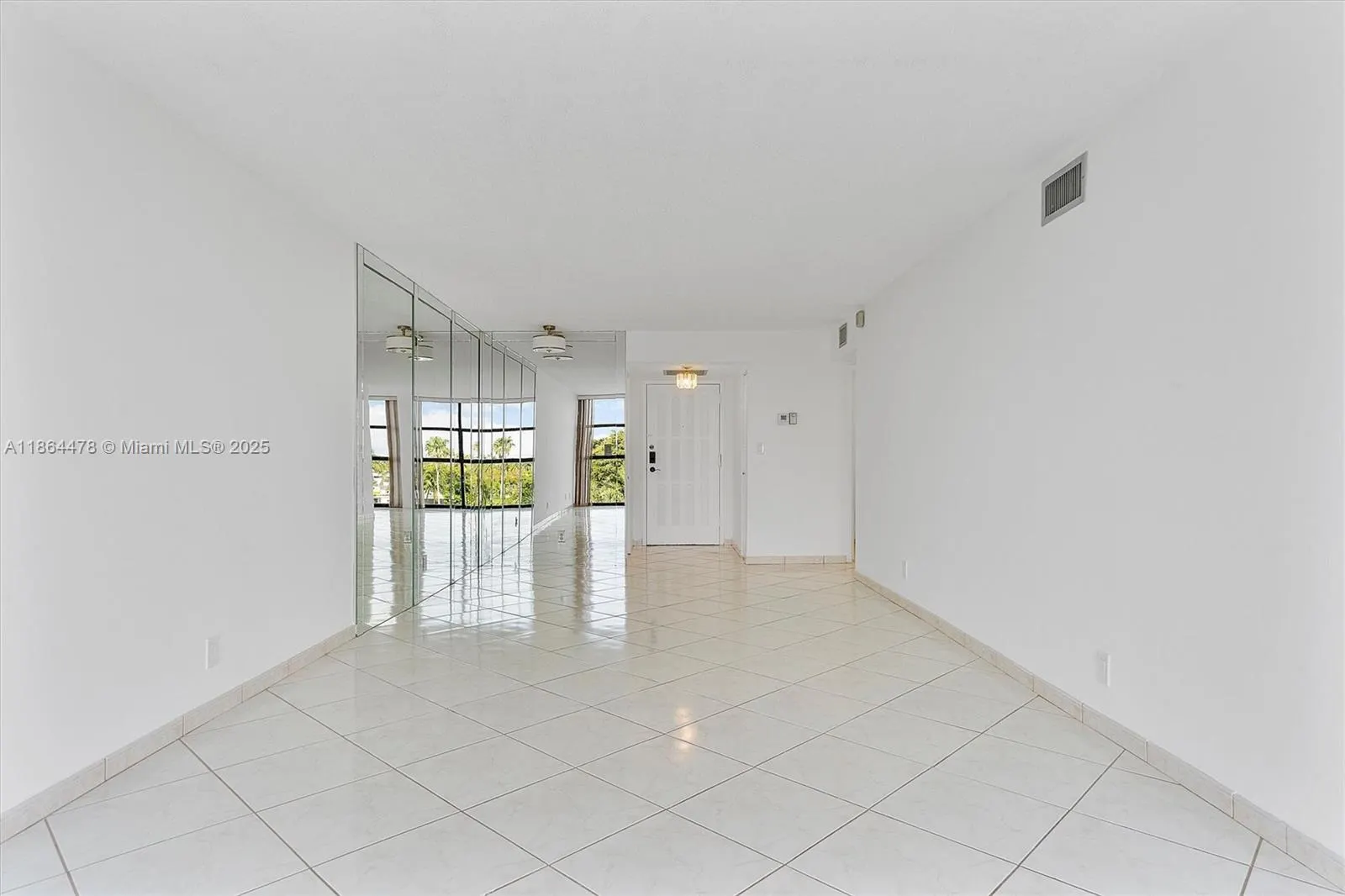 600 Parkview Dr, #525