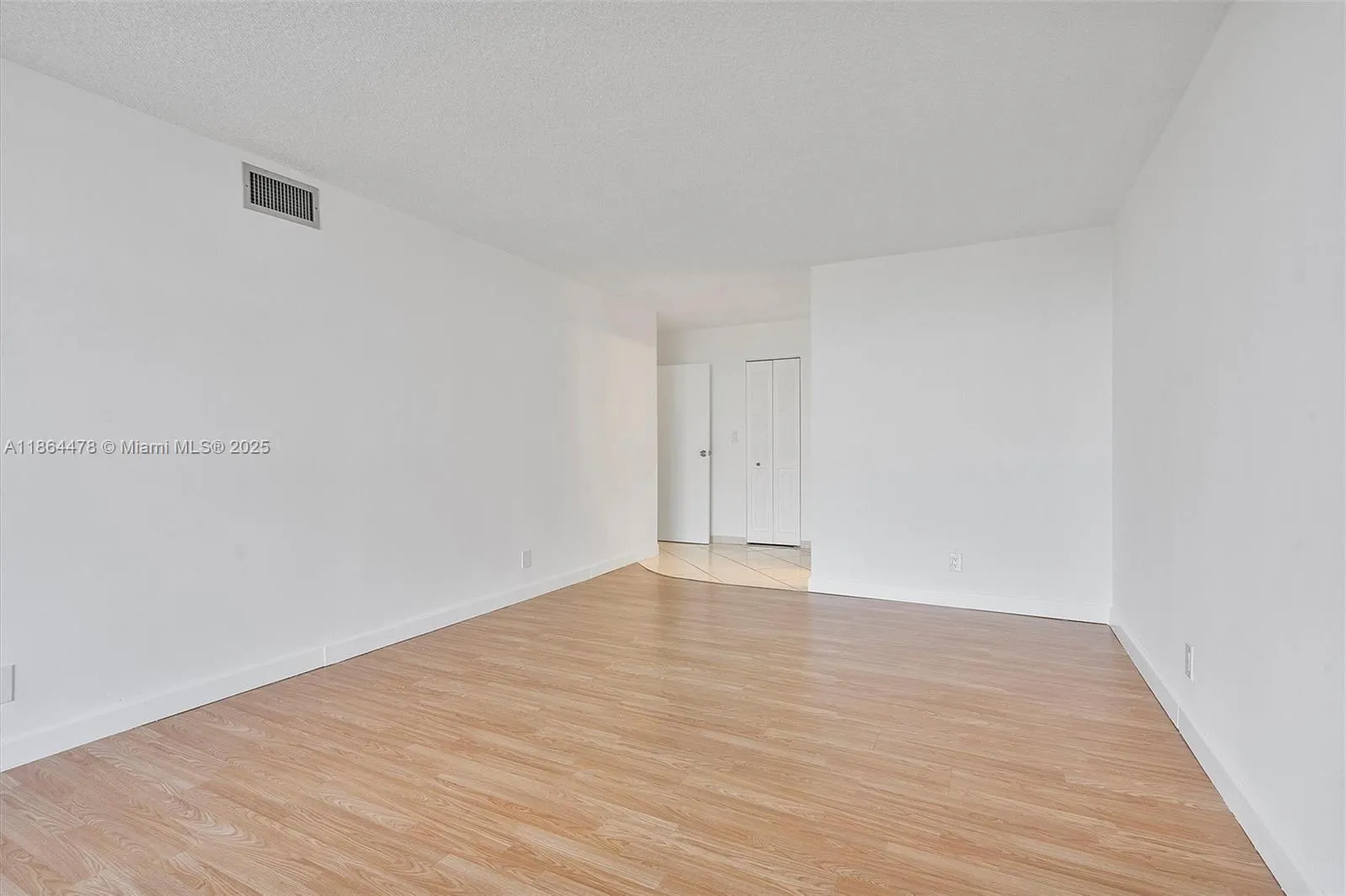 600 Parkview Dr, #525