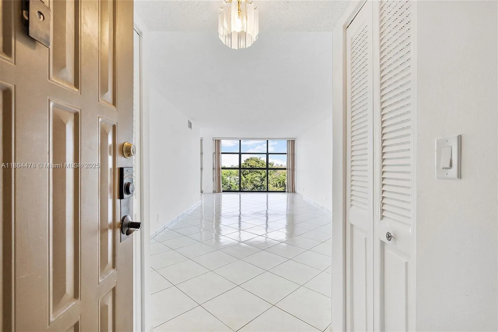 600 Parkview Dr, #525