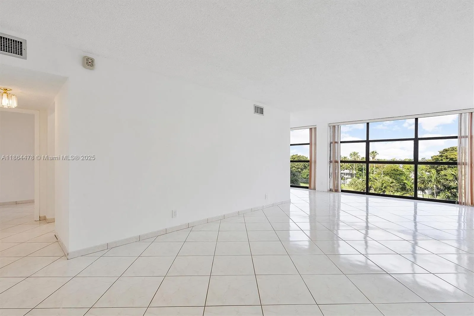 600 Parkview Dr, #525