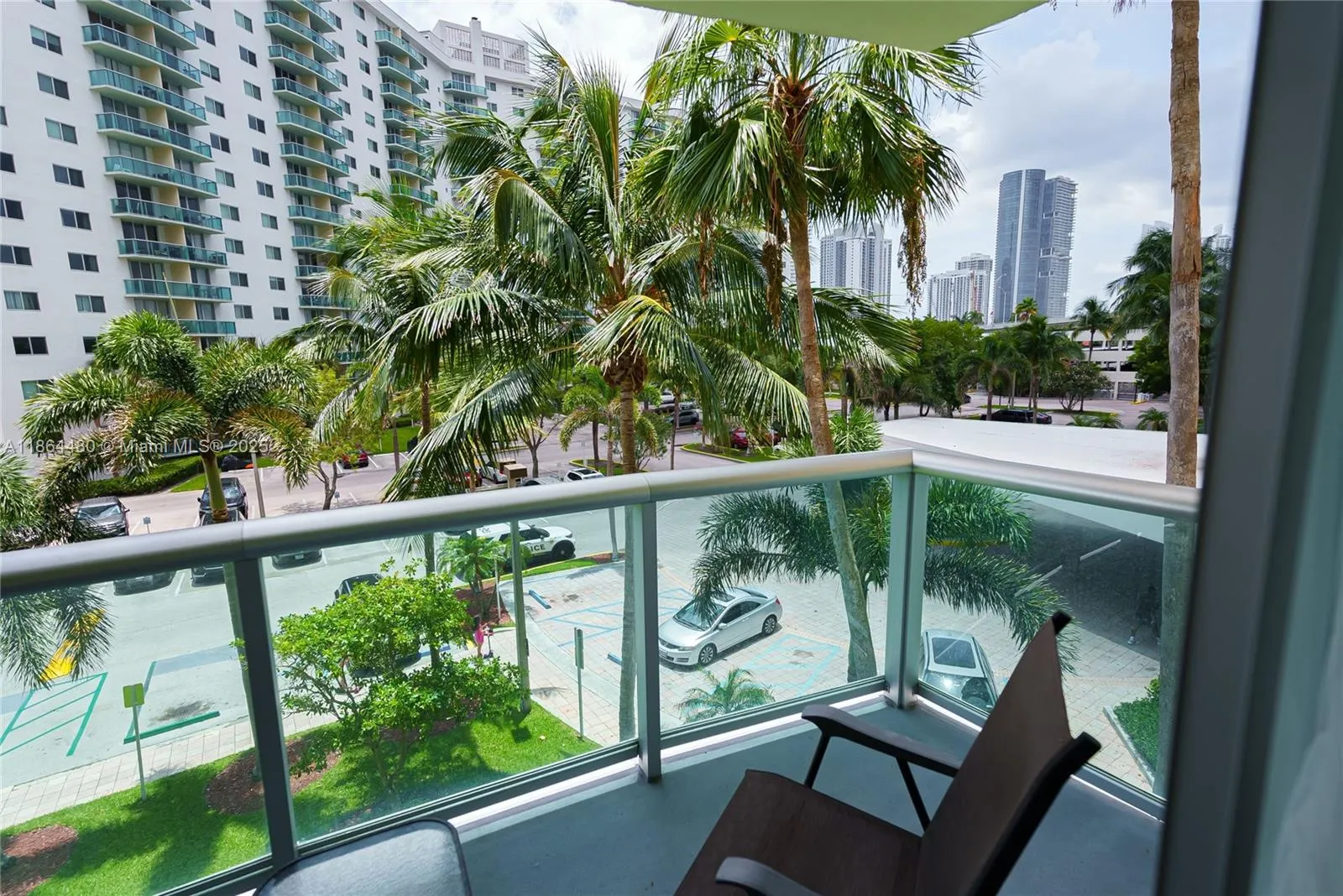 19390 Collins Ave, #320