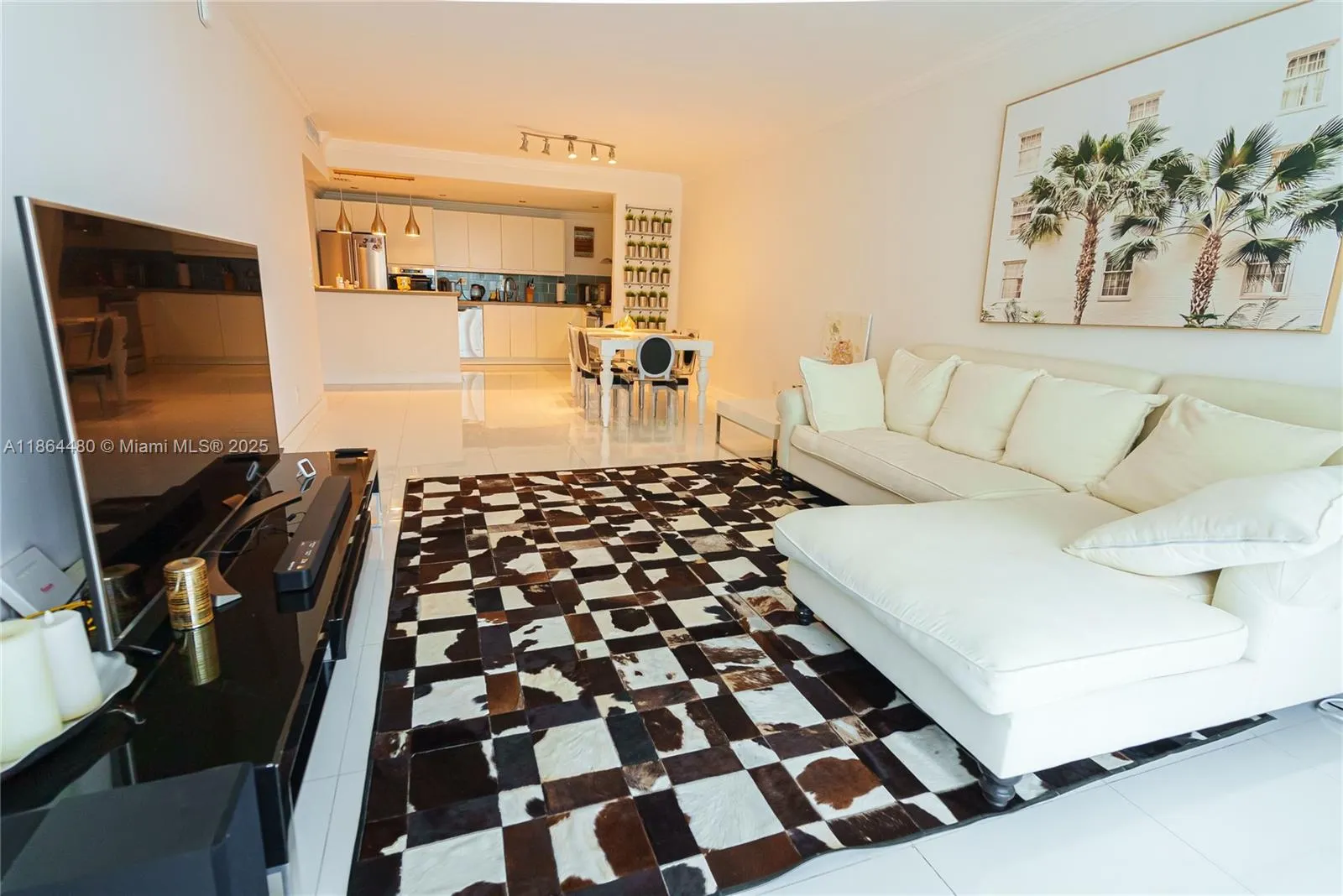 19390 Collins Ave, #320