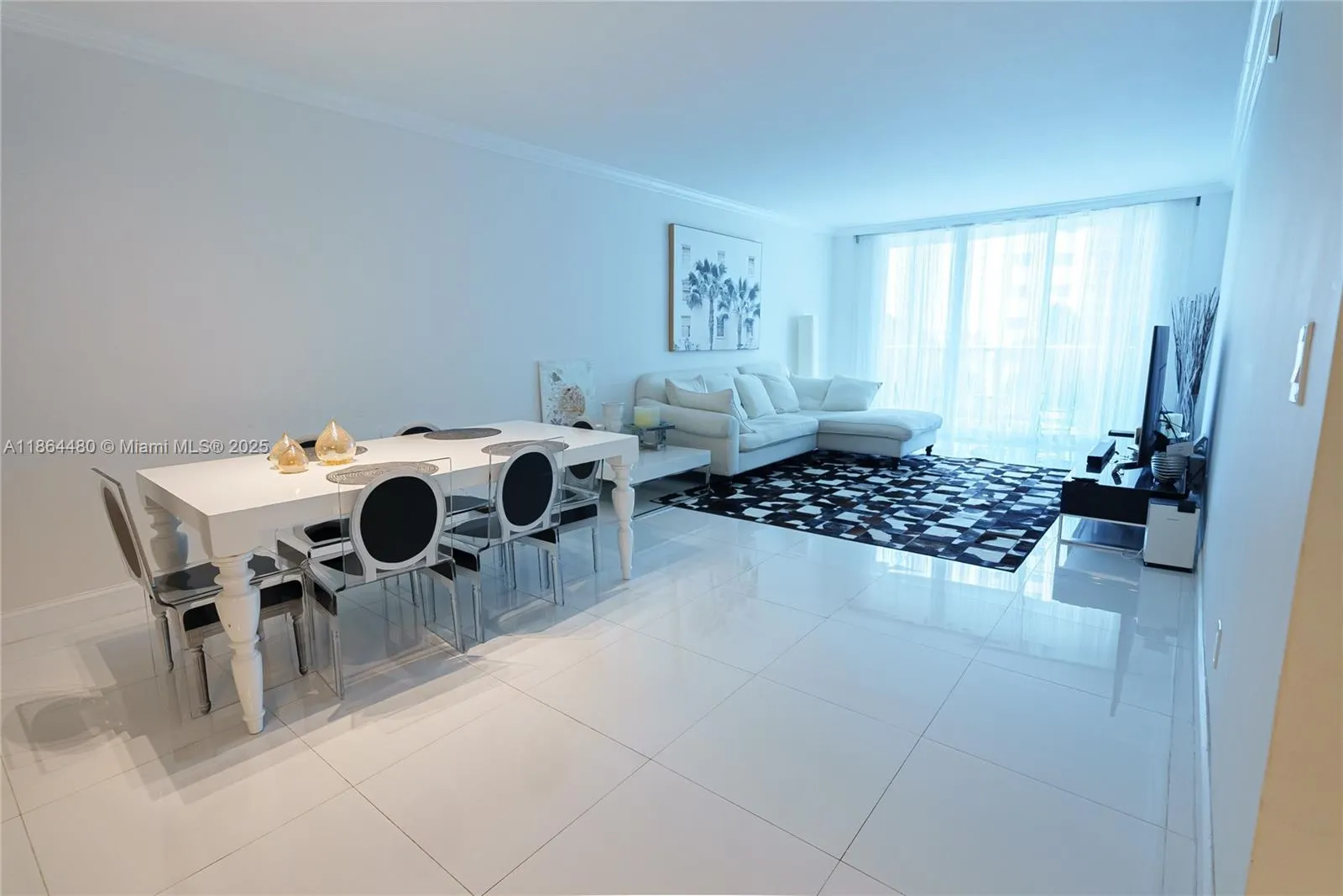 19390 Collins Ave, #320