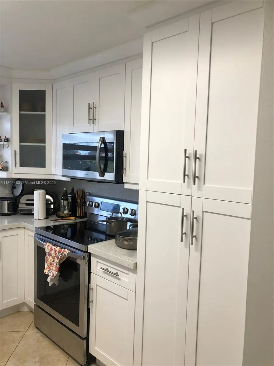 9561 Sunrise Lakes Blvd, #306