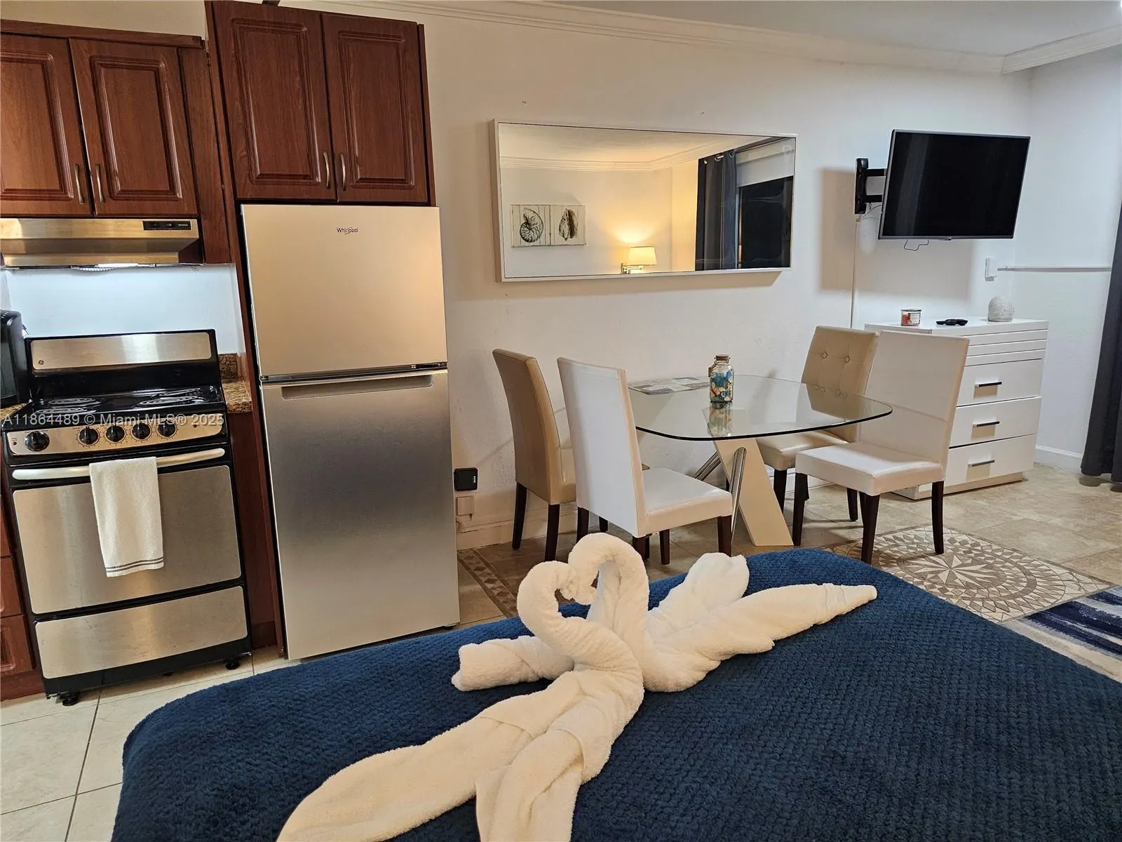 19201 Collins Ave, #246