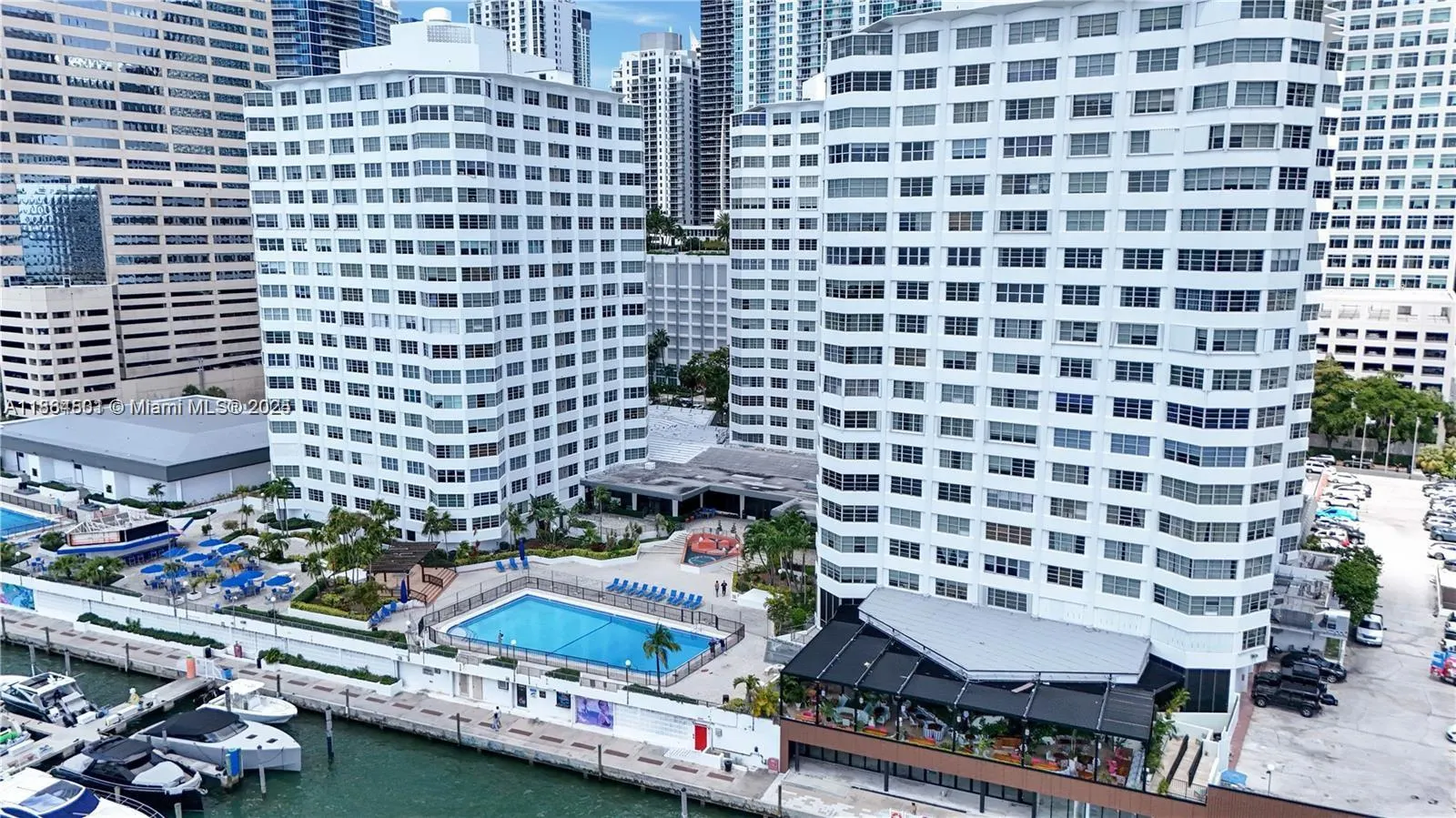 999 Brickell Bay Dr, #303