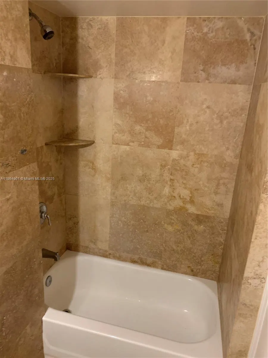 999 Brickell Bay Dr, #303