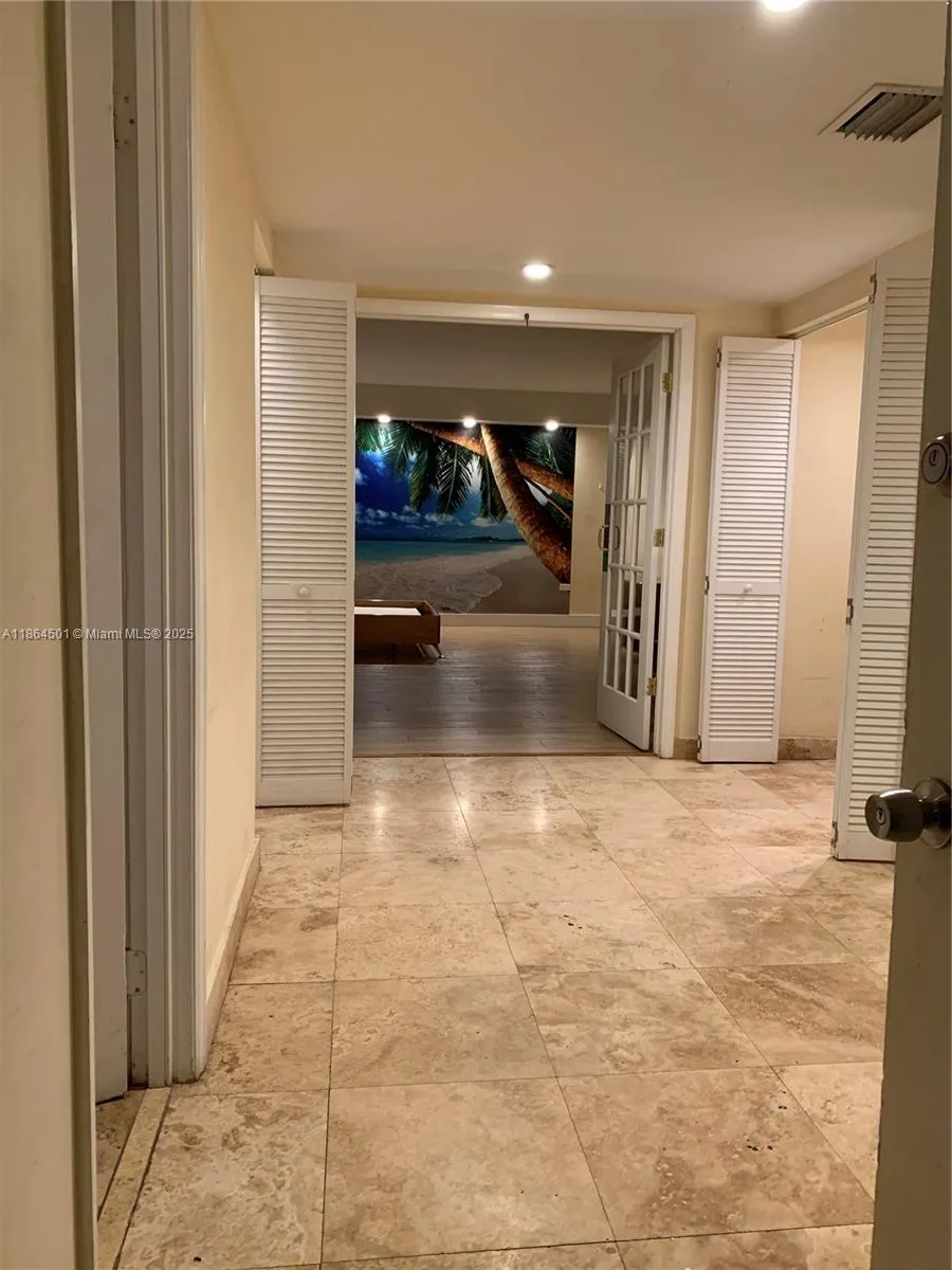 999 Brickell Bay Dr, #303