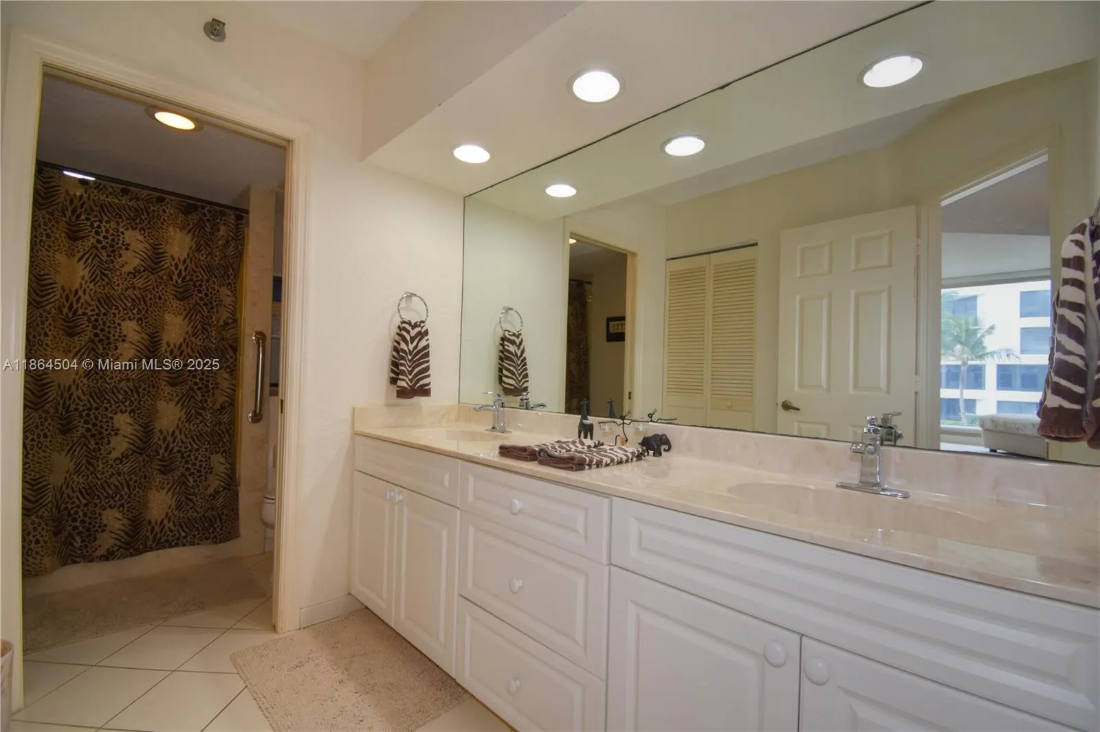 2575 S Ocean Blvd, #105S