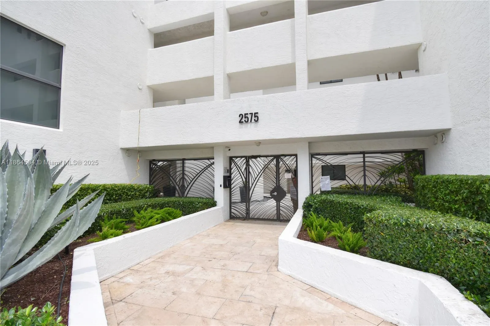 2575 S Ocean Blvd, #105S