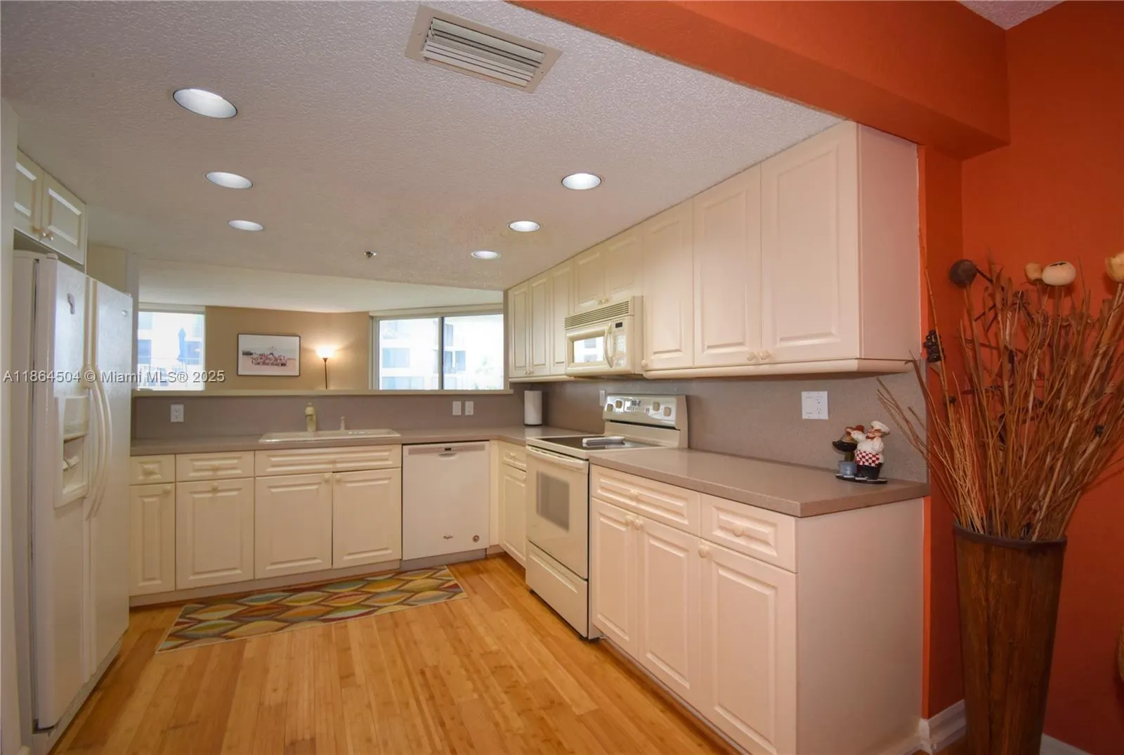 2575 S Ocean Blvd, #105S