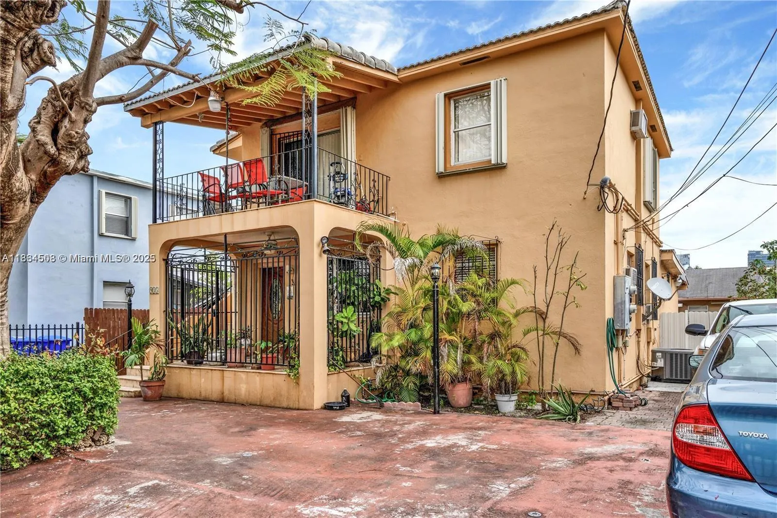 935 SW 11th Ave