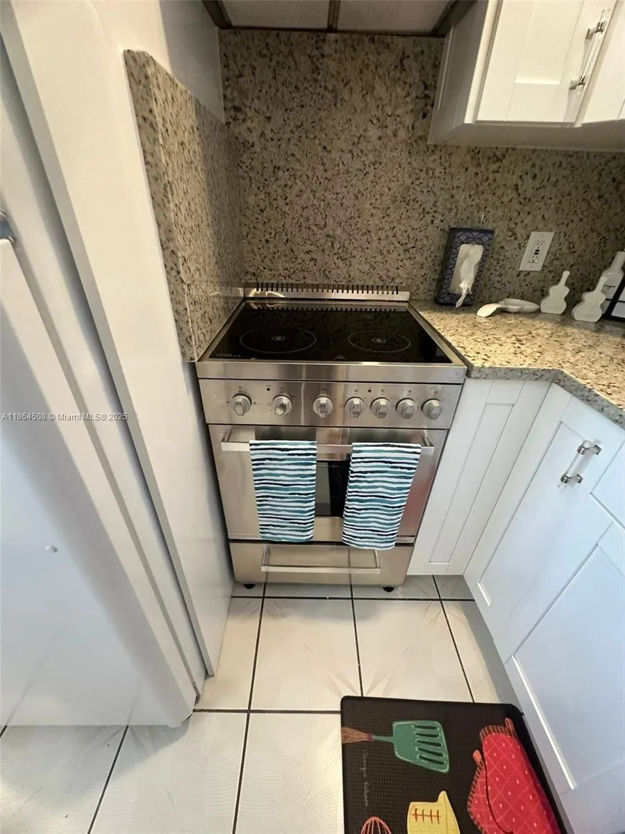 935 SW 11th Ave