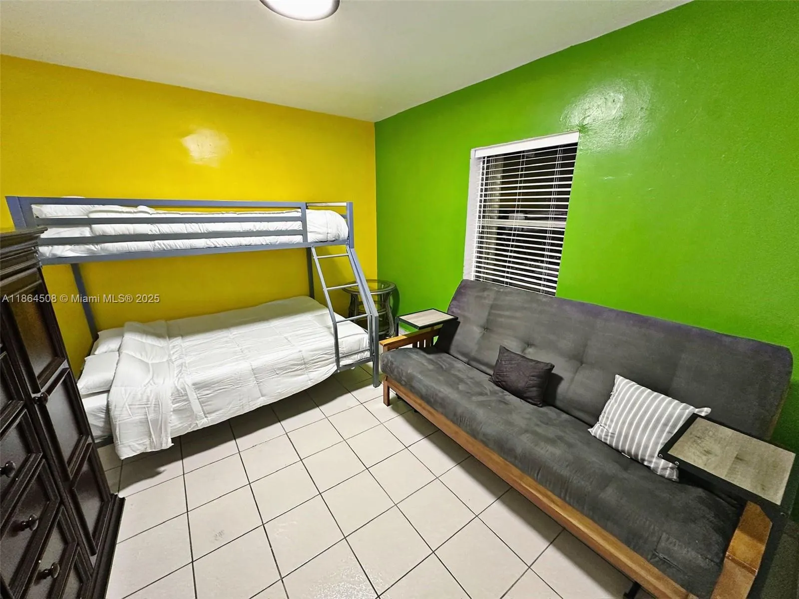 935 SW 11th Ave