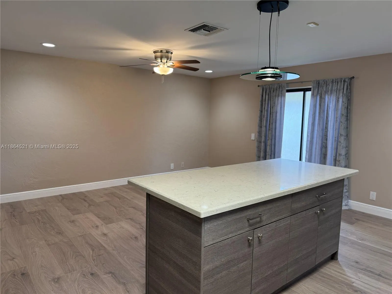 2208 Charleston, #2208