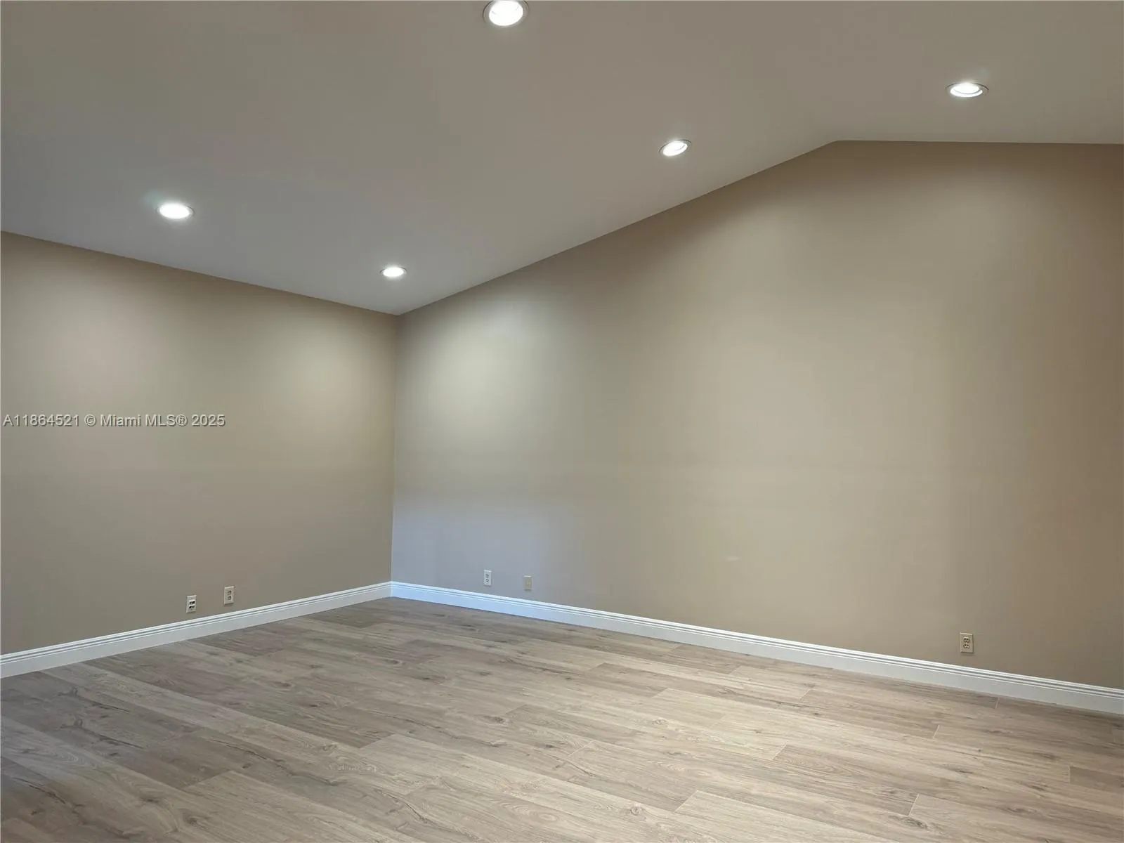 2208 Charleston, #2208