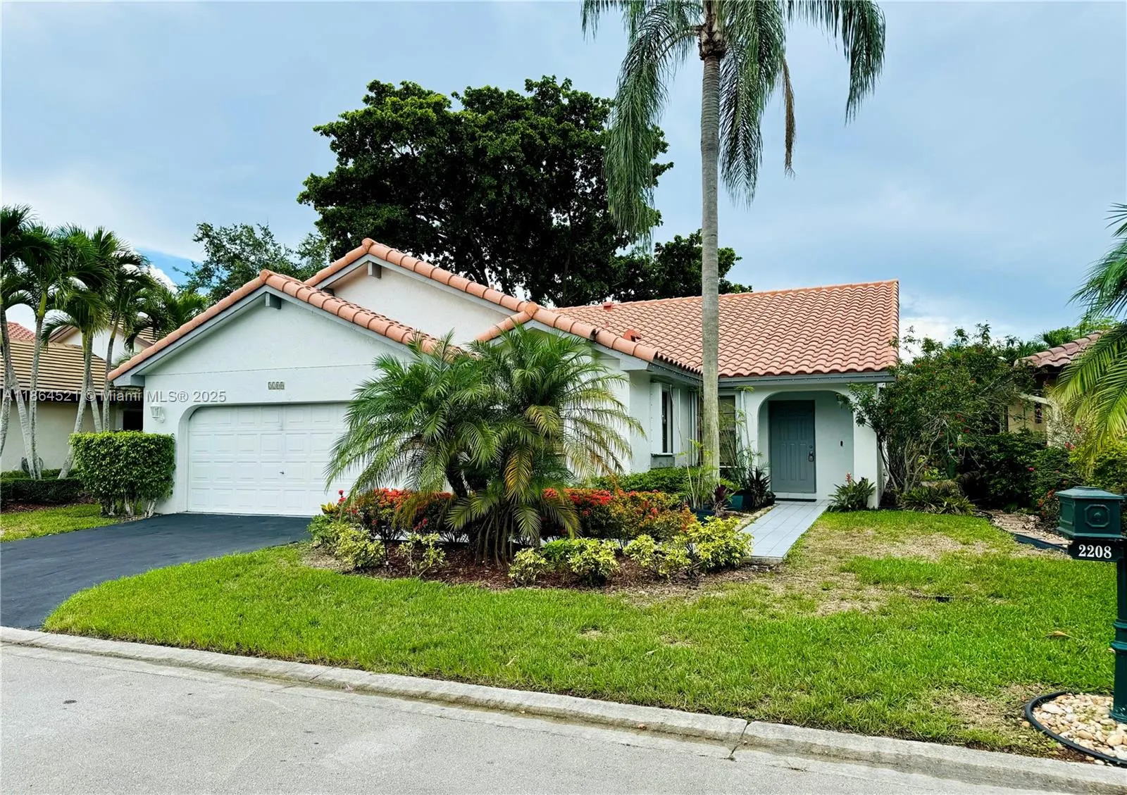 2208 Charleston, #2208