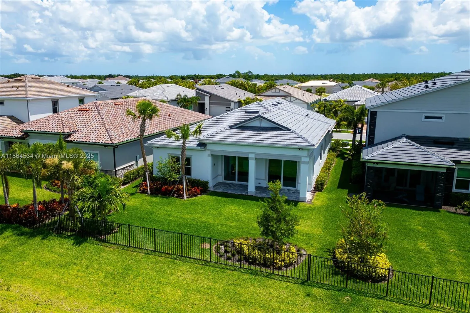 10444 Northbrook Cir