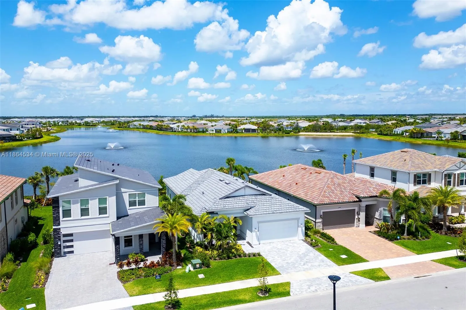 10444 Northbrook Cir