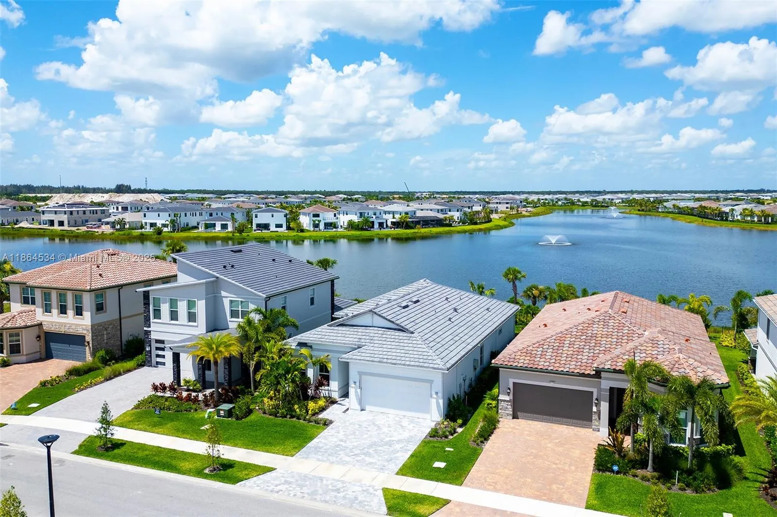 10444 Northbrook Cir