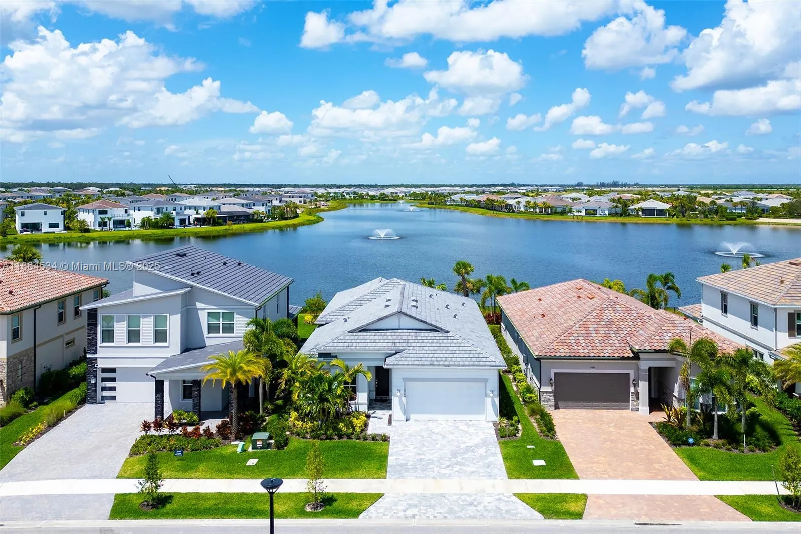 10444 Northbrook Cir