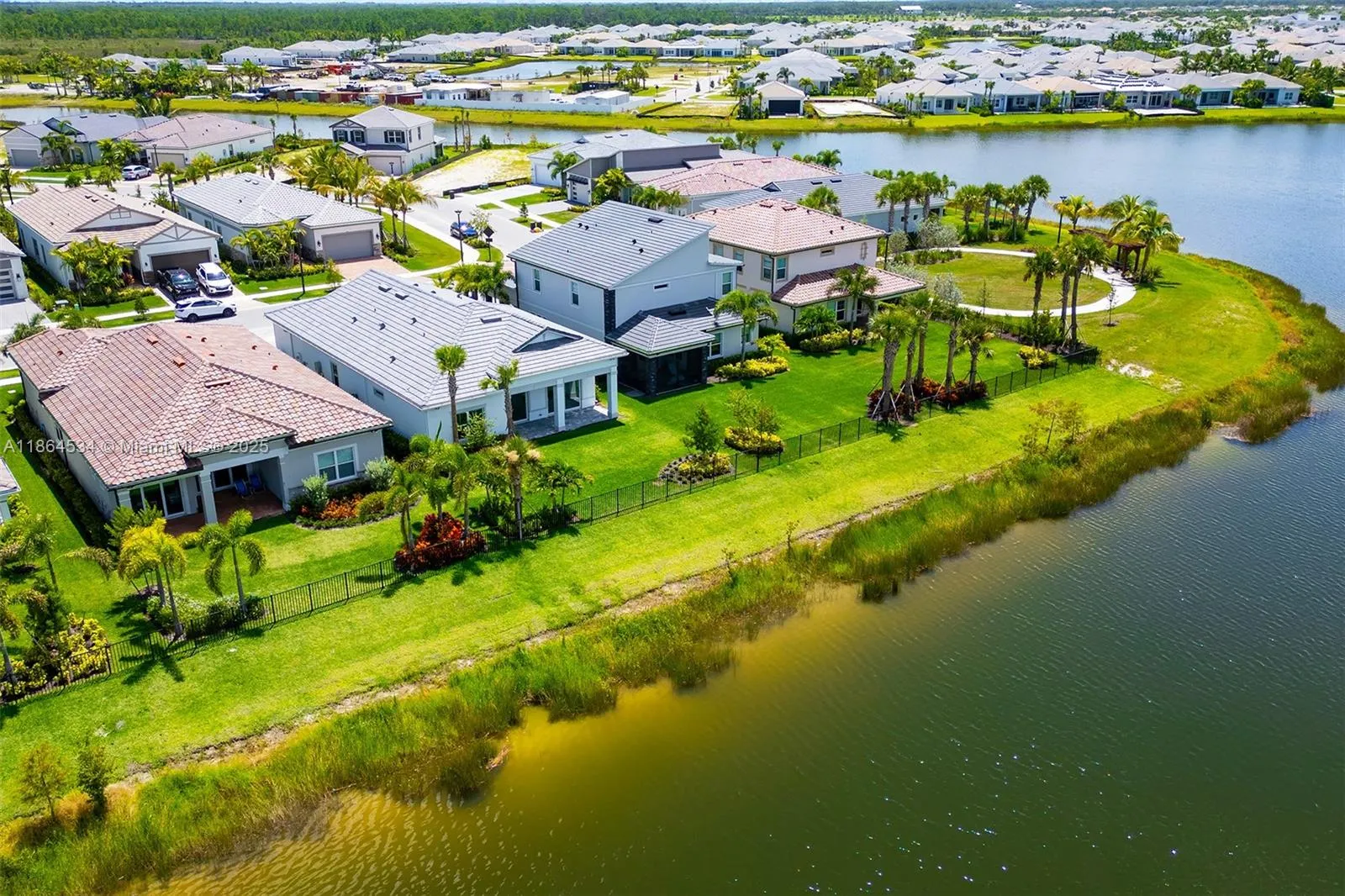 10444 Northbrook Cir