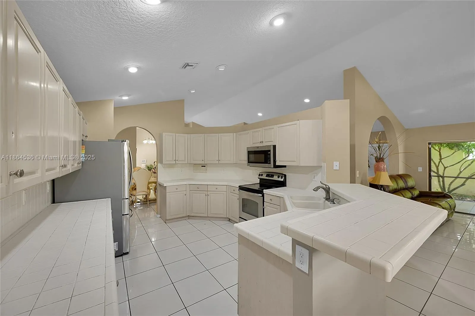 10261 S Lexington Lakes Blvd S