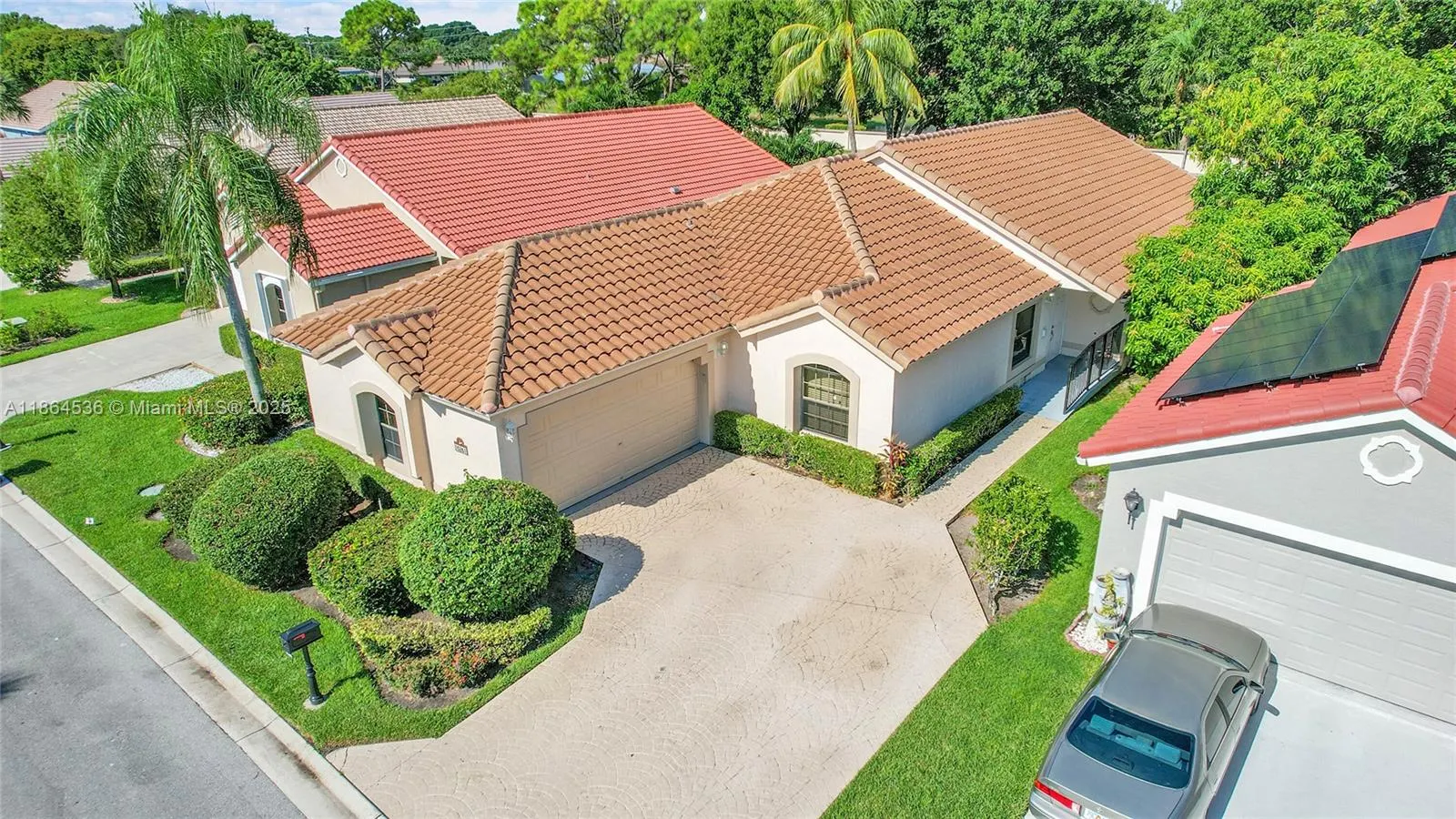 10261 S Lexington Lakes Blvd S