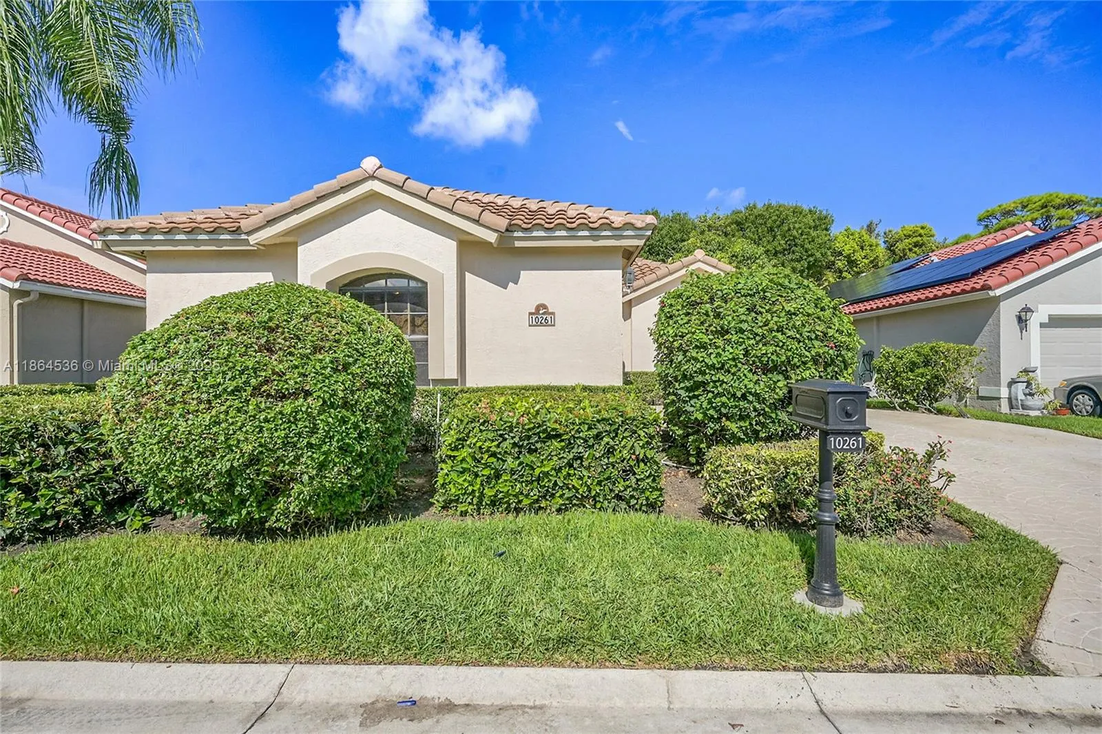10261 S Lexington Lakes Blvd S