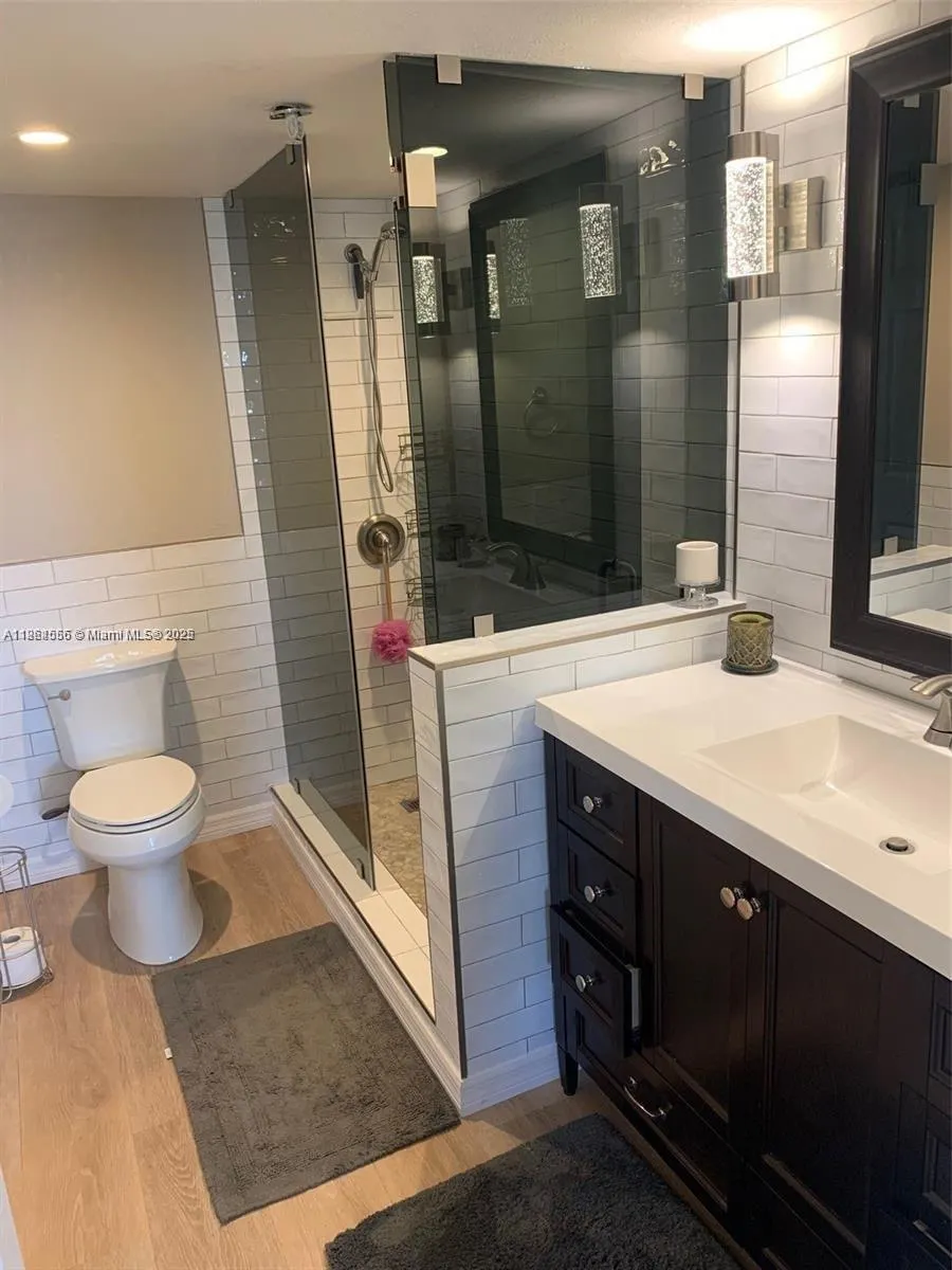 1345 West Ave, #902