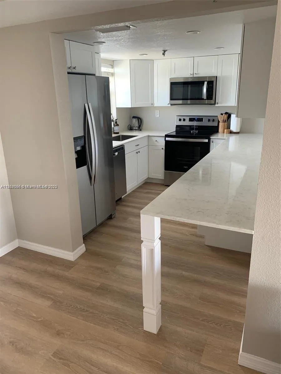 1345 West Ave, #902